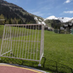 Le petit terrain de football du Grand-Hôtel du Val Ferret, à La Fouly, en Suisse