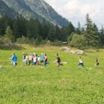 Un grand jeu, pendant un séjour d'été de la Colonie de La Fouly, au Grand-Hôtel du Val Ferret, Suisse